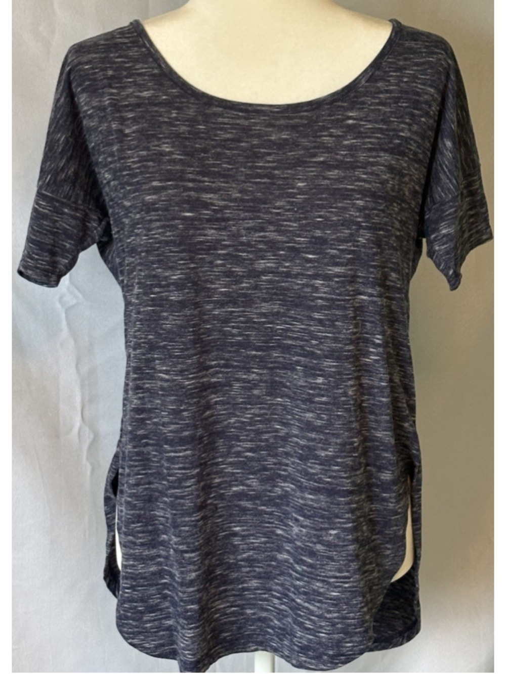 Sonoma Womens M Blue Space Dye Tee Shirt Heather Knit Side Slit Athleisure Soft